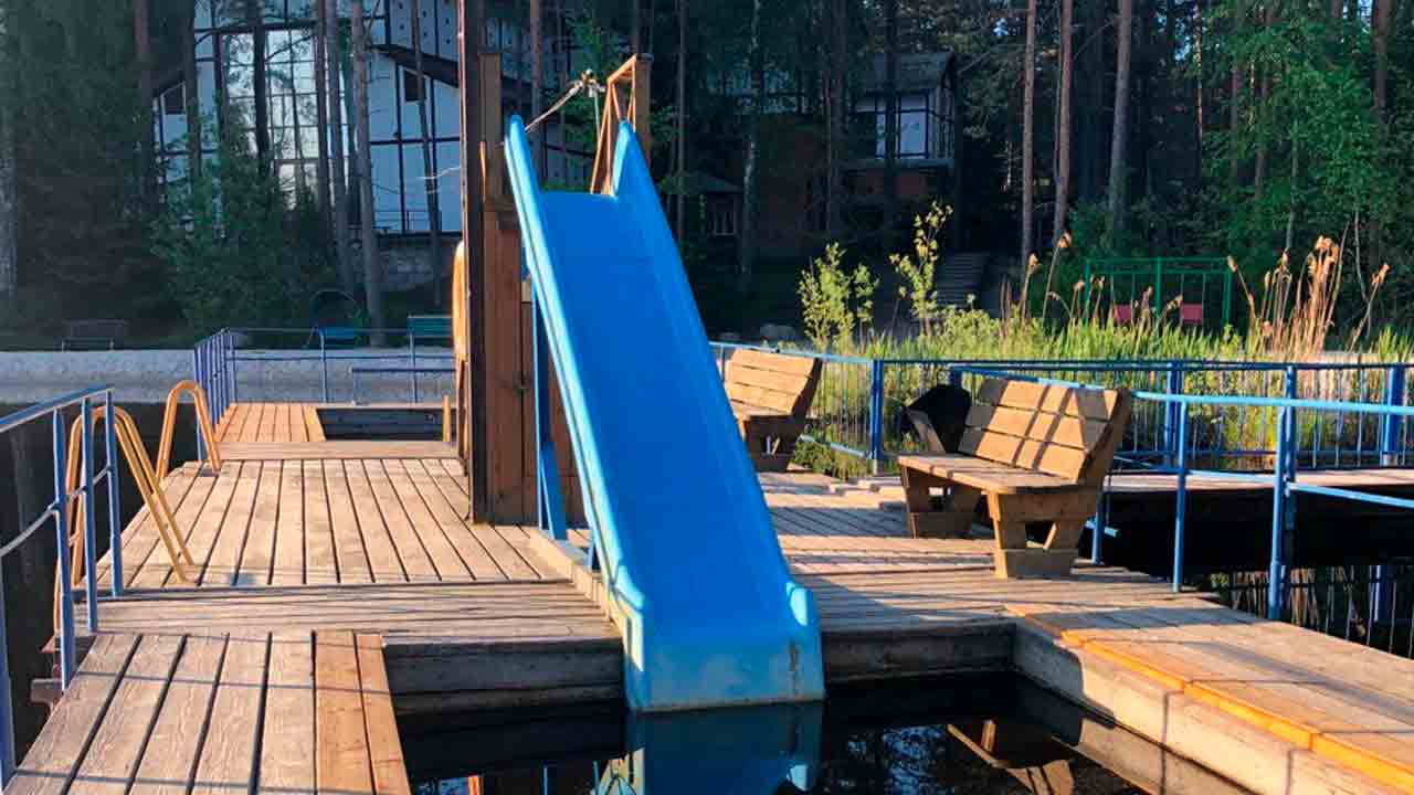 Благоустроенный пляж